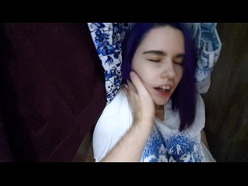 ❤️ 在壁櫥裡找到我姐姐並幫她射精 ❤❌ 硬色情 在我們 ️❤